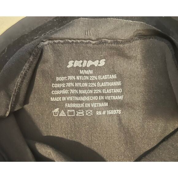 NWT Skims Everyday Sculpt Mid Thigh Short in Medium - Picture 5 of 7